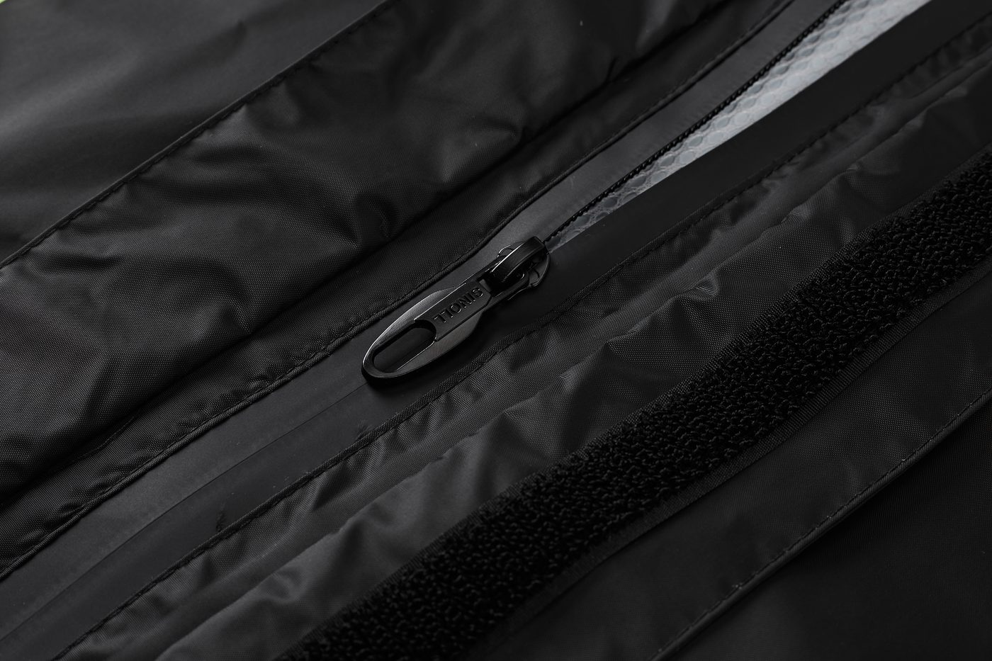 SINOLL-branded 5# nylon waterproof zipper slider macro with reflective tape edge