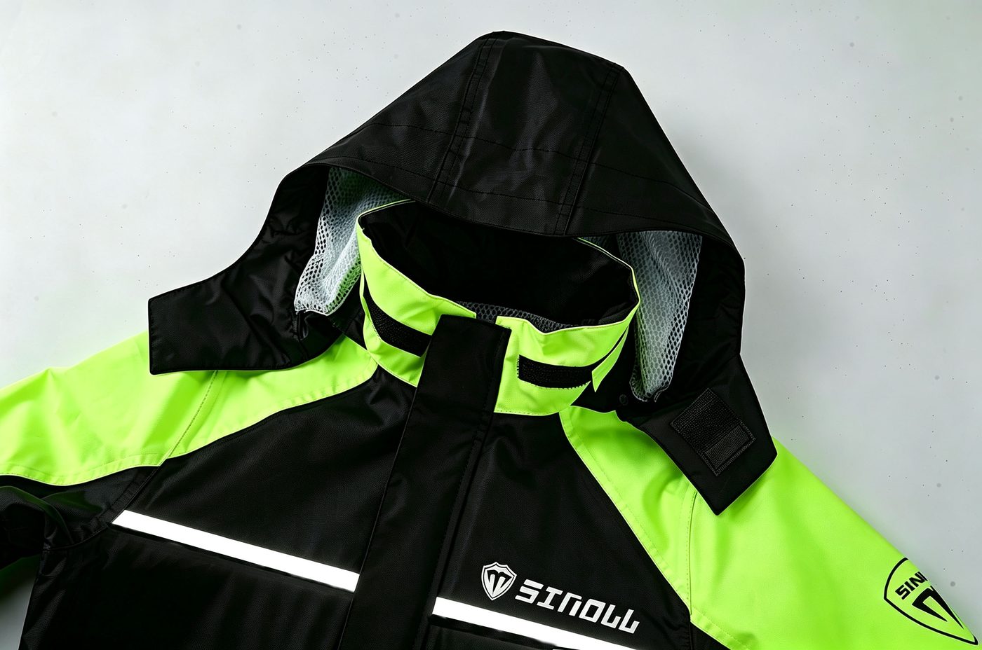 Hood overhead view with mesh lining