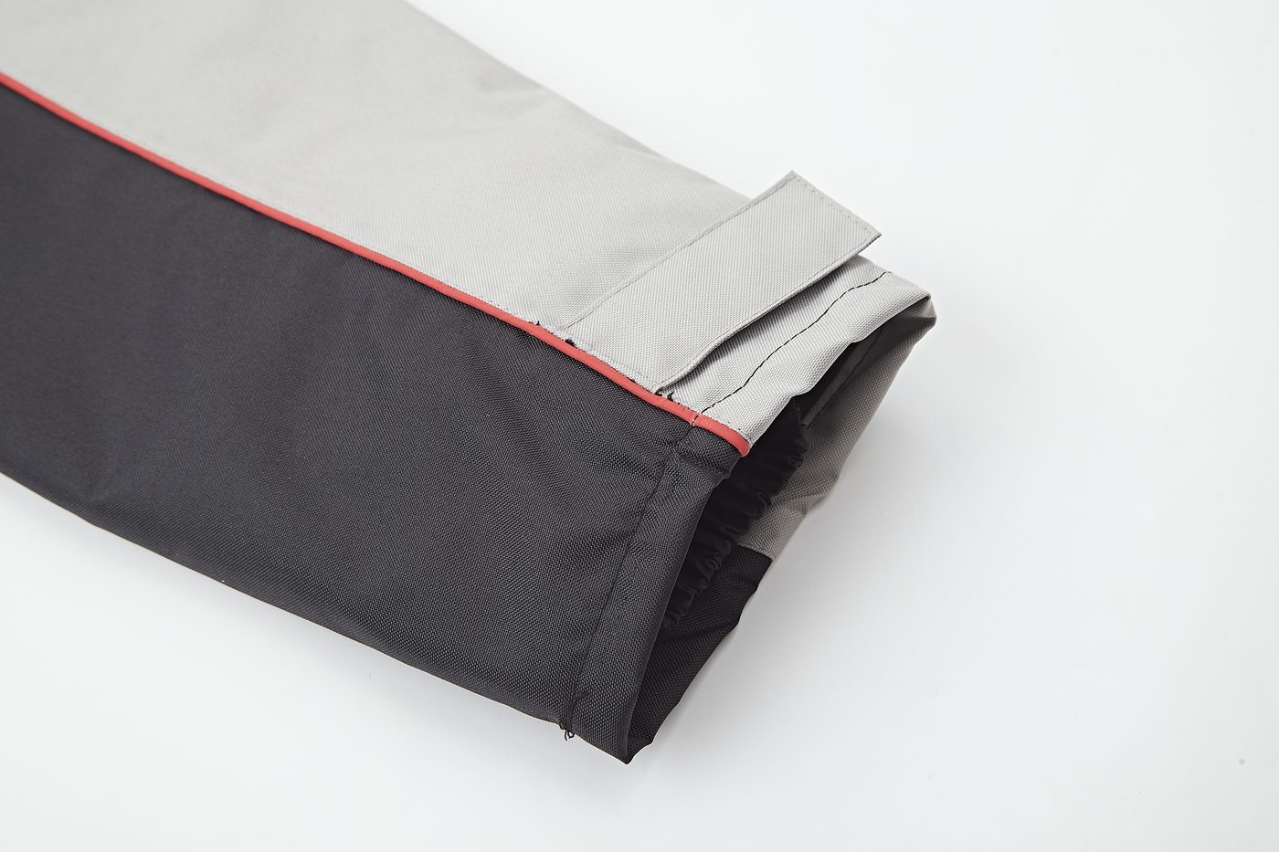 Hem facing on the black-grey colorway